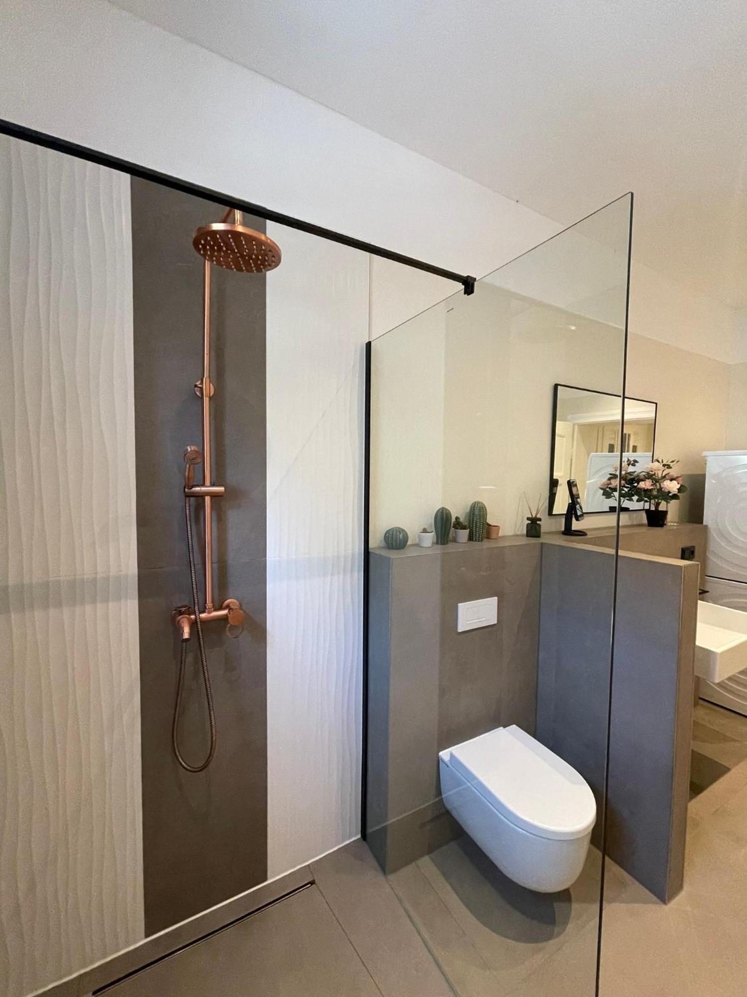 Soul-Apartment Terrasse Privat-Parkplatz Boxspringbett 55Zoll Tv Wlan لبسيا المظهر الخارجي الصورة